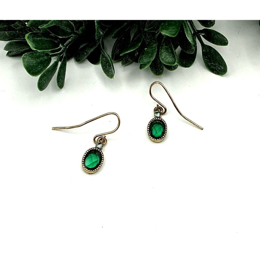 Vintage-Style Gold Tone Drop Earrings With Green Oval Resin gem - Picture 5 of 7